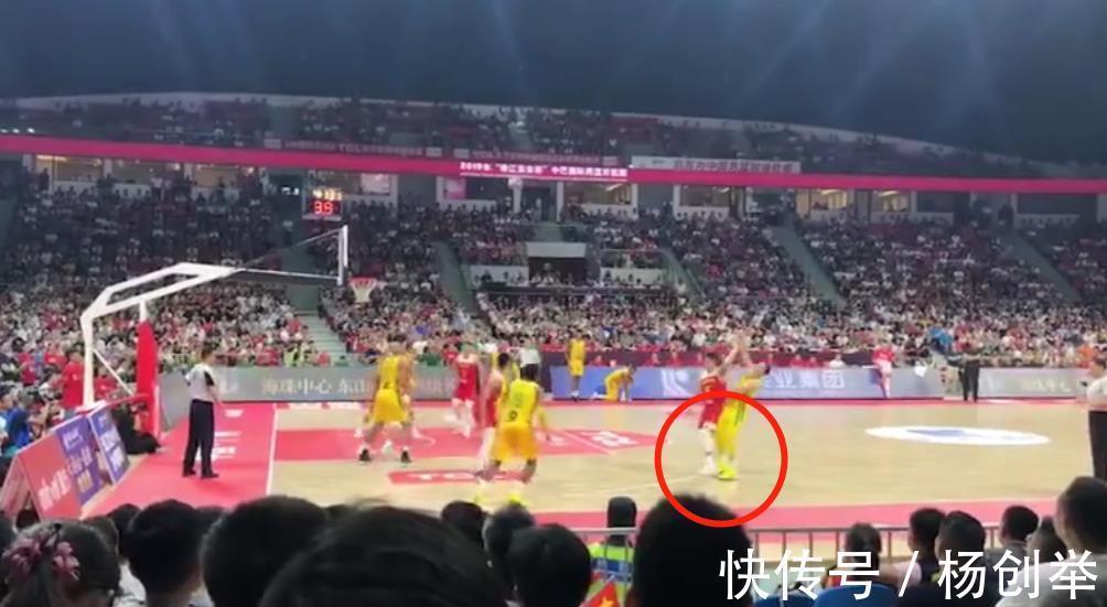 赵继伟|双标!为何朱旭航投篮劈叉会遭批评?而郭艾伦、赵继伟却可忽略?