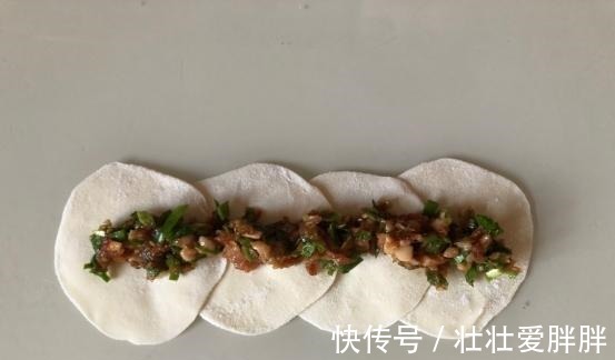 玫瑰花煎饺，形态独特味道好，有颜还好吃！