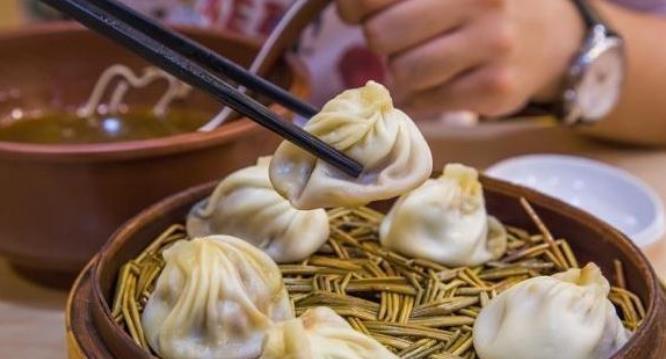 高血压患者别碰“4种”食物,当心血压高居不下,再喜欢也要忍住