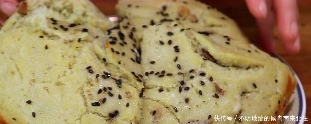 莲藕别炒着吃,加2个鸡蛋,简单一做,美味营养,比油条还好吃