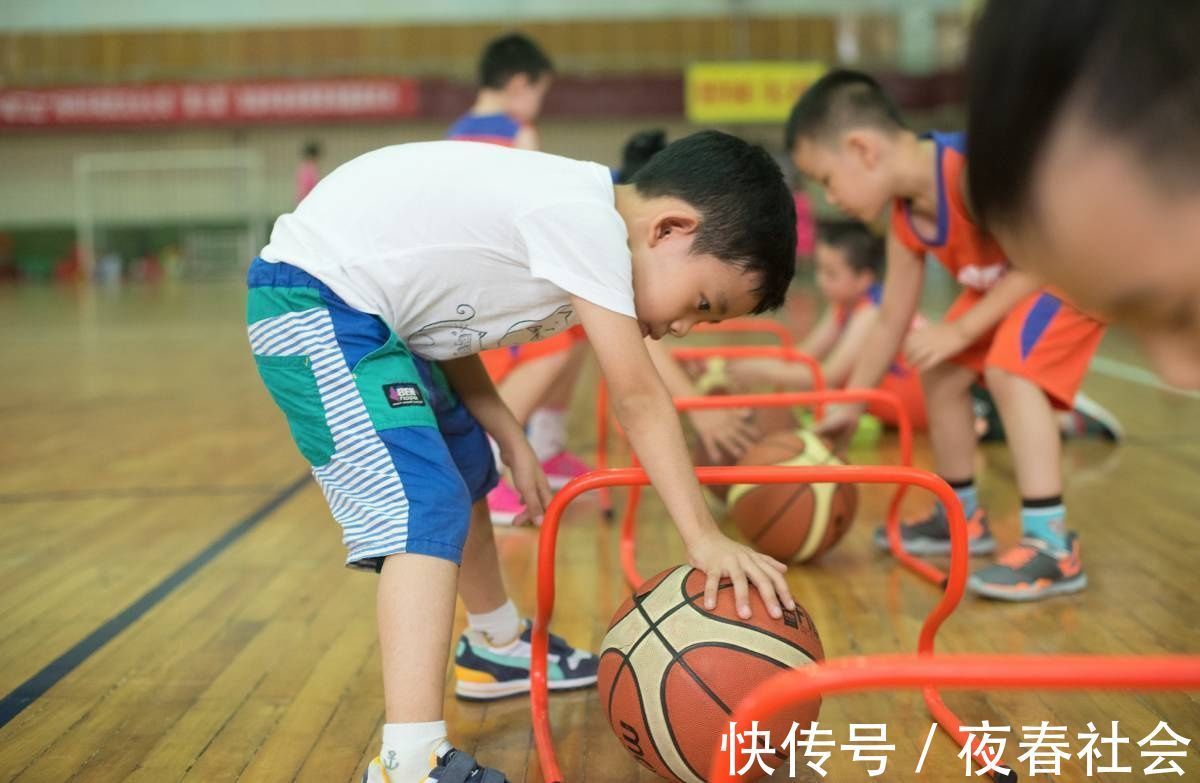 睡眠质量|10岁男孩每天运动,但身高仍不到120cm,医生惋惜:吃童辛宝可改善