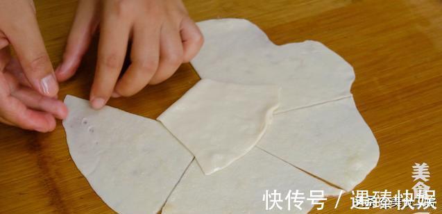 油酥|烙饼想要柔软多层？大多以为要抹很多油，用开水烫面，其实都不对