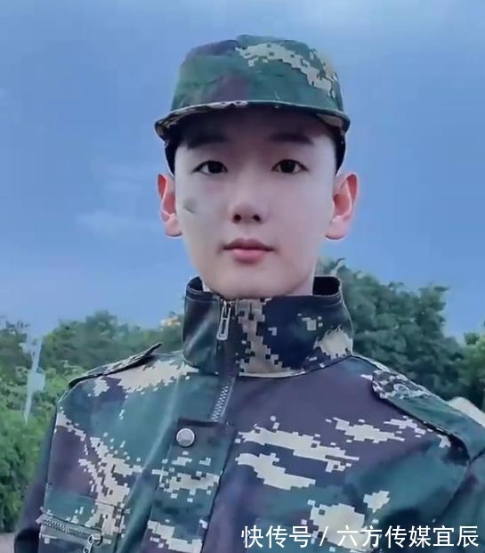 风小逸|“吃个桃桃”改名“小逸哥哥”,穿迷彩服显阳刚,网友劝其出道