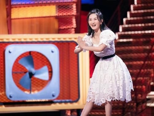 快樂家族|謝娜產后回歸加盟新綜藝，一語道破網絡現狀，歡笑之余讓人心疼