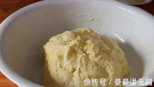 想吃油条不用买,1碗面粉2个鸡蛋,金黄酥脆又健康,超简单