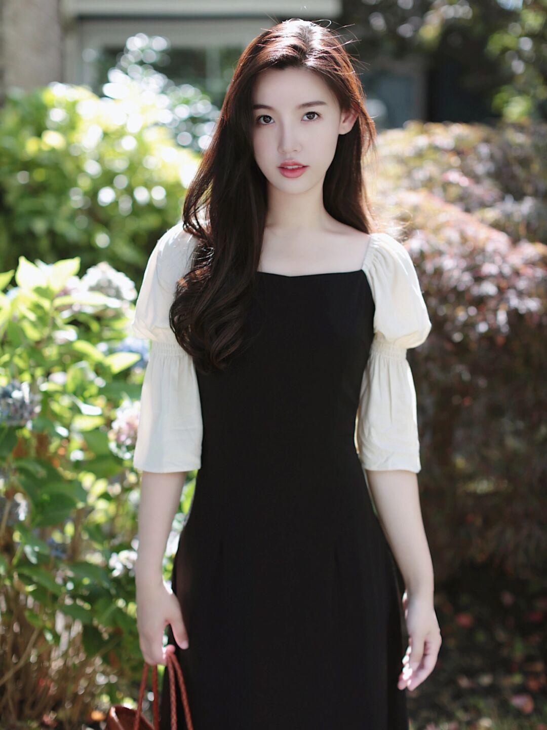 小个子|奔三奔四的女性怎么穿?“繁简结合”更时尚,太适合小个子了