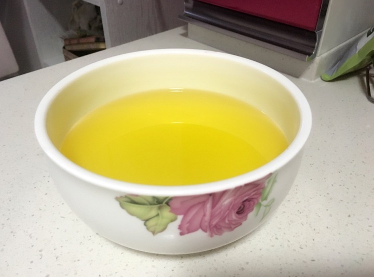 大厨炒菜,出锅前为啥加明油,啥是明油难怪炒啥都香,教你做法