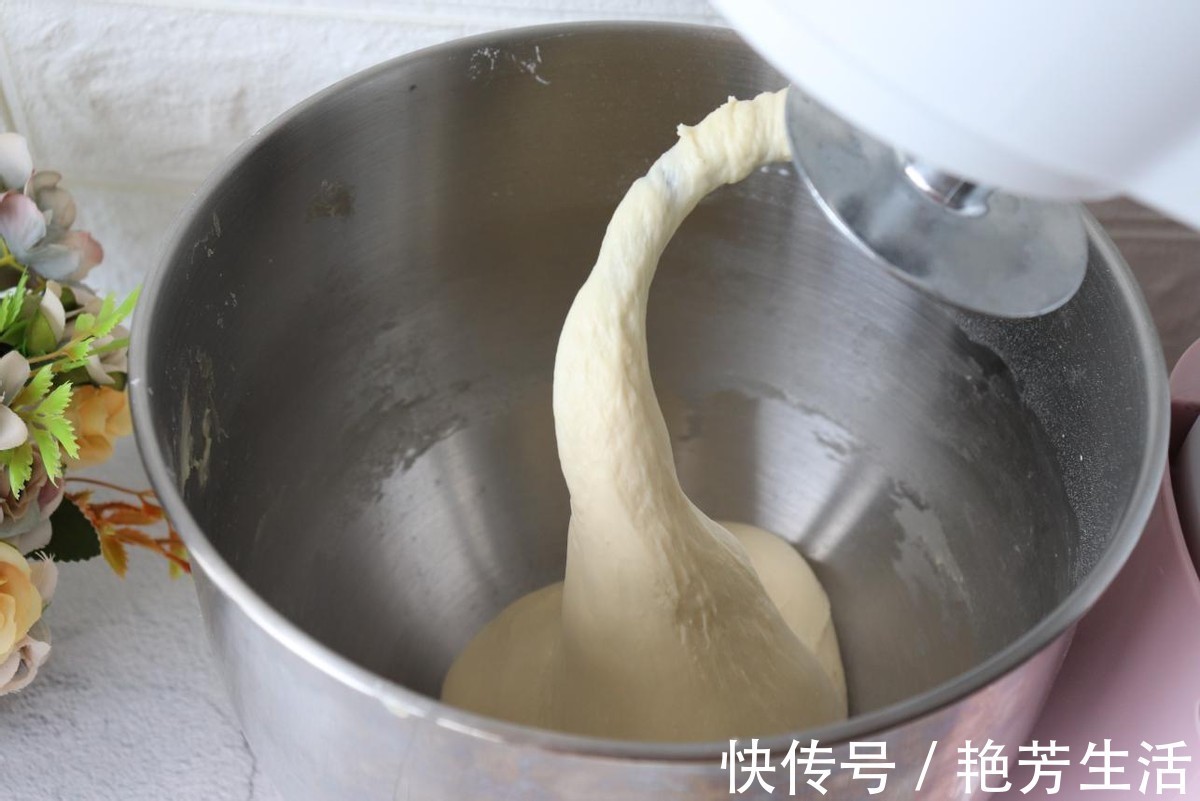 面包|轻松上手的玉米肉松小面包，配料丰富，美味健康