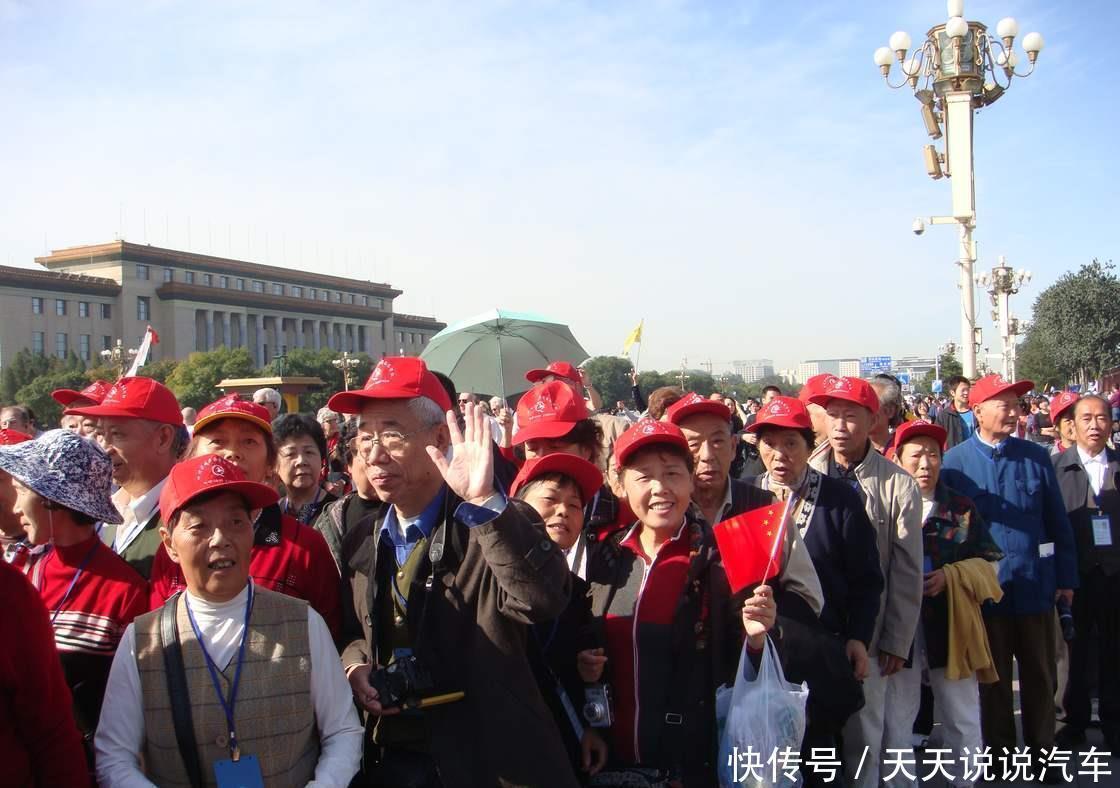 为什么老年旅游团这么便宜当导游的小舅子说出缘由，别被骗了