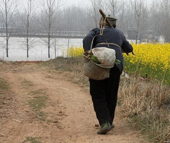 爹妈|人到老年后,哪个孩子最不孝顺小时候就能看出,别疼错孩子