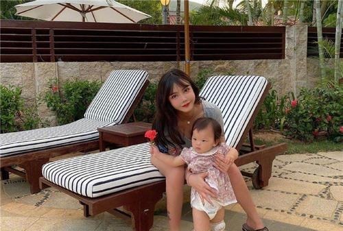 送进|韩安冉被送进精神病院,直播向网友求助,母亲却这样说