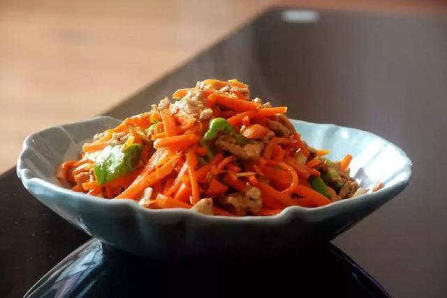 白菜|胡萝卜加一宝一起煮,血管畅通无阻,睡眠好了,还排毒燃脂!