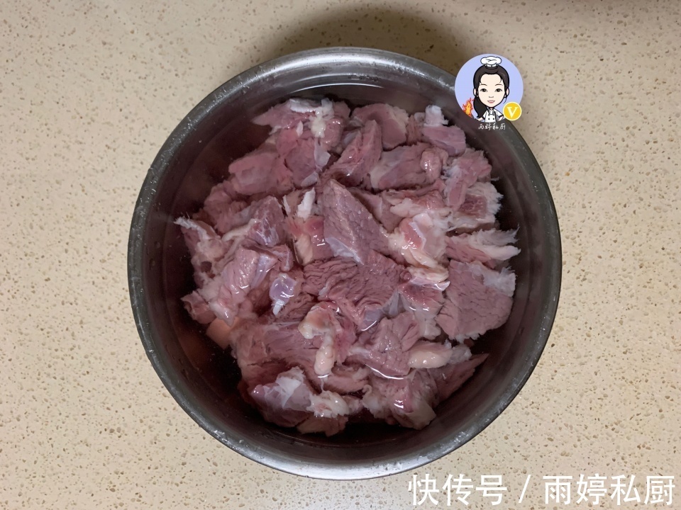牛肉块|这2样菜一起炖太香了，开胃下饭，用来拌面也好吃，孩子也爱吃