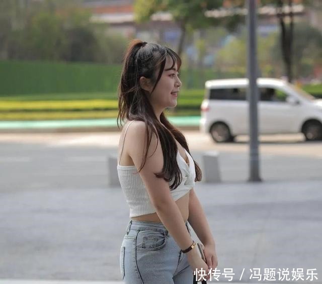 身材微胖女士的穿搭,坚持以“束腰”为核心,曼妙身姿不远了!