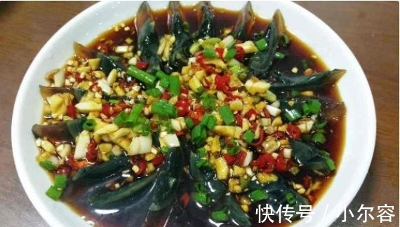 调味料|网评出中国4大“下酒菜”，花生米落榜，它们才是酒鬼的最爱！