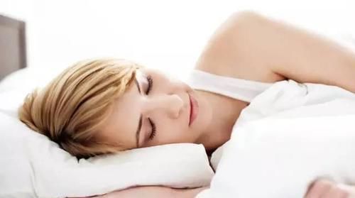 注重保养|“最嫩爸爸”火了,接初中女儿放学被当男友,老师我以为她早恋