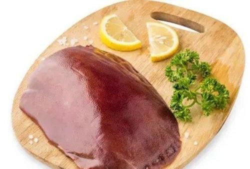 猪肝|常吃猪肝对眼睛有好处?医生:4种含叶黄酸的食物是眼睛的最爱