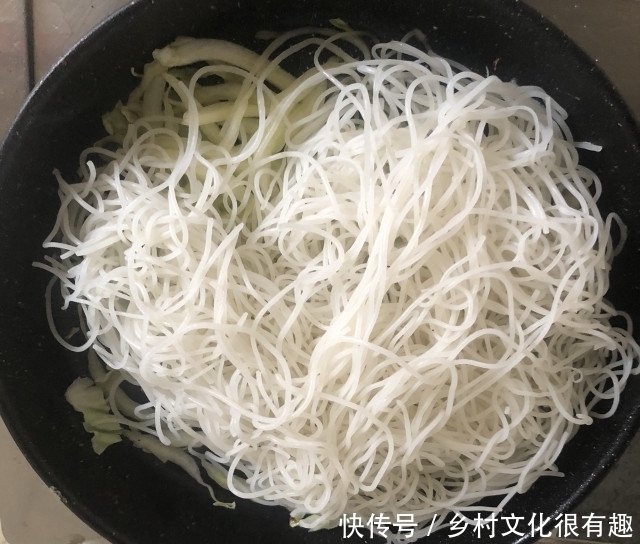  脆嫩|酱油白菜粉丝，粉丝软糯，白菜脆嫩