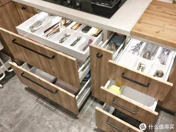 淋浴房|去小姨家参观，看到她家的这10个“神设计”，我都后悔家里装修早了