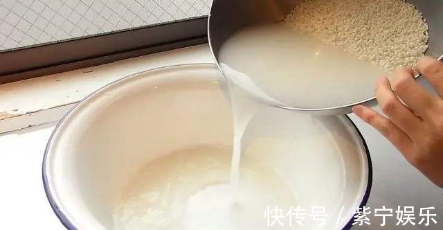 毛巾用久又臭又滑,这样清洗跟新买的一样,难怪聪明人都这么做