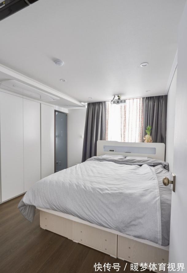 装修|新婚夫妇装修前的决定是对的,坚持不要客厅,解救了81㎡小户型