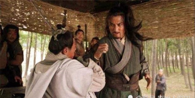 领导|王伦那么菜,到底是怎么当上梁山老大的,兔子真的能领导老虎?