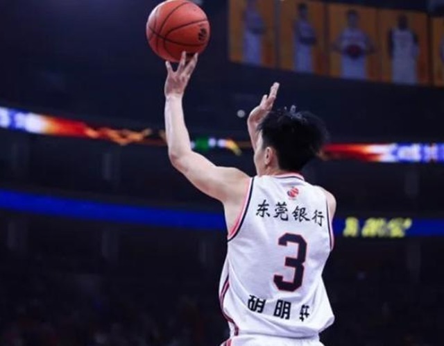 吉林男篮|强心剂!CBA夺冠热门大战前造利好,是球迷熟悉的样子,硬刚榜一