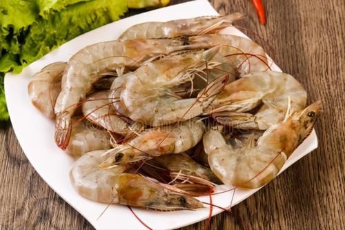 大虾|保存大虾，别再直接冻冰箱，只需1个塑料瓶，到冬天依旧很新鲜
