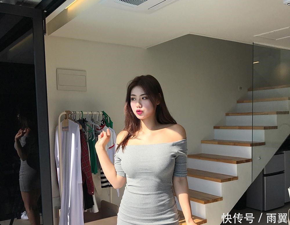 紧身包臀裙的小姐姐, 性感十足, 永不过时的潮流！