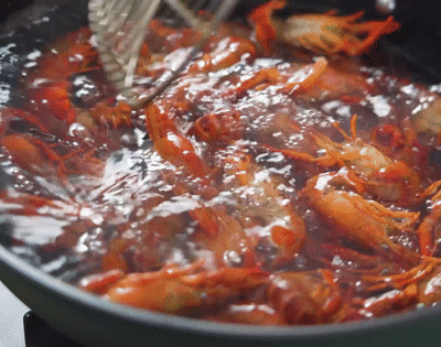 好吃|当小龙虾遇上盖浇饭，好吃到盘子都舔干净了！——小龙虾盖浇饭