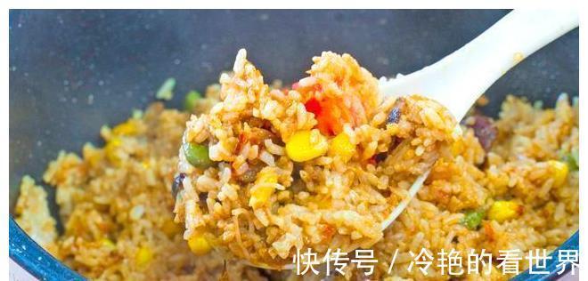 焖饭|懒人焖饭，只用一个电饭锅，饭菜全齐，天冷这样做，免洗一堆锅