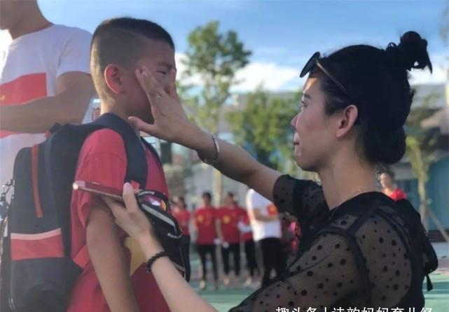 出优秀的孩|那些不读书的家长,在“拼命”育儿,还自以为为了孩子付出很多