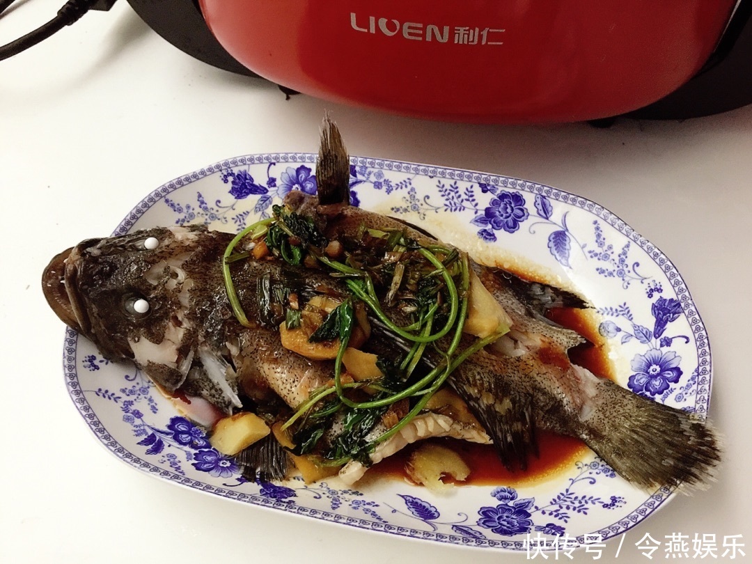 蒸鱼,你是浇汁蒸还是蒸完浇汁再蒸鲜不鲜的秘诀就在这