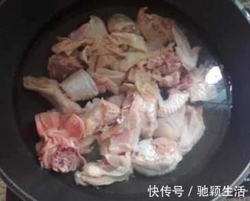鲜香|炖鸡汤时该不该焯水大厨教你“2必做1不做”,肉质鲜香软嫩不腥