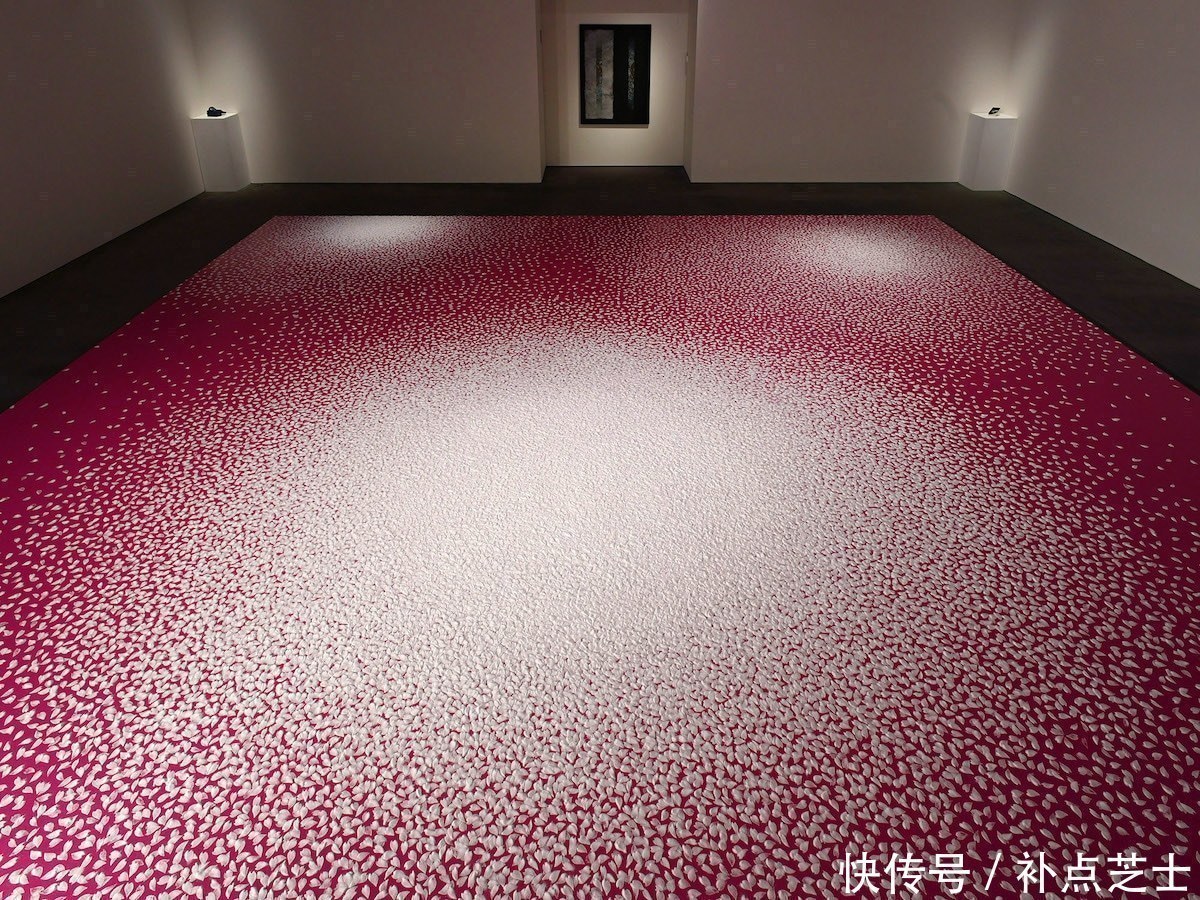 家用|艺术家用盐画出10万朵樱花瓣，让大家在回顾过去的同时，展望未来