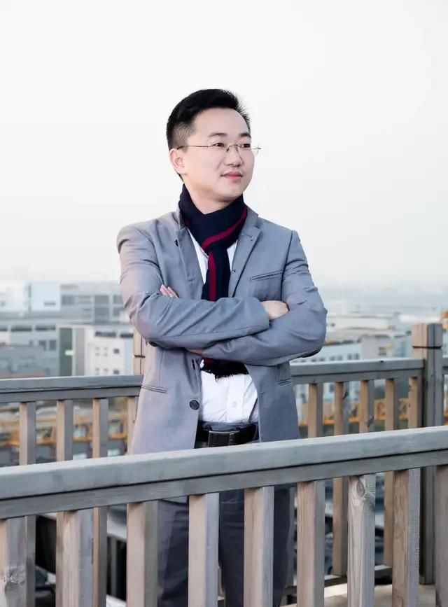 老人|13万亿养老市场,不是骗局与保健品