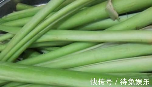 灰灰菜|人没老，腿先老！3种野菜经常吃，钙是鸡蛋5倍，一分钱都不花