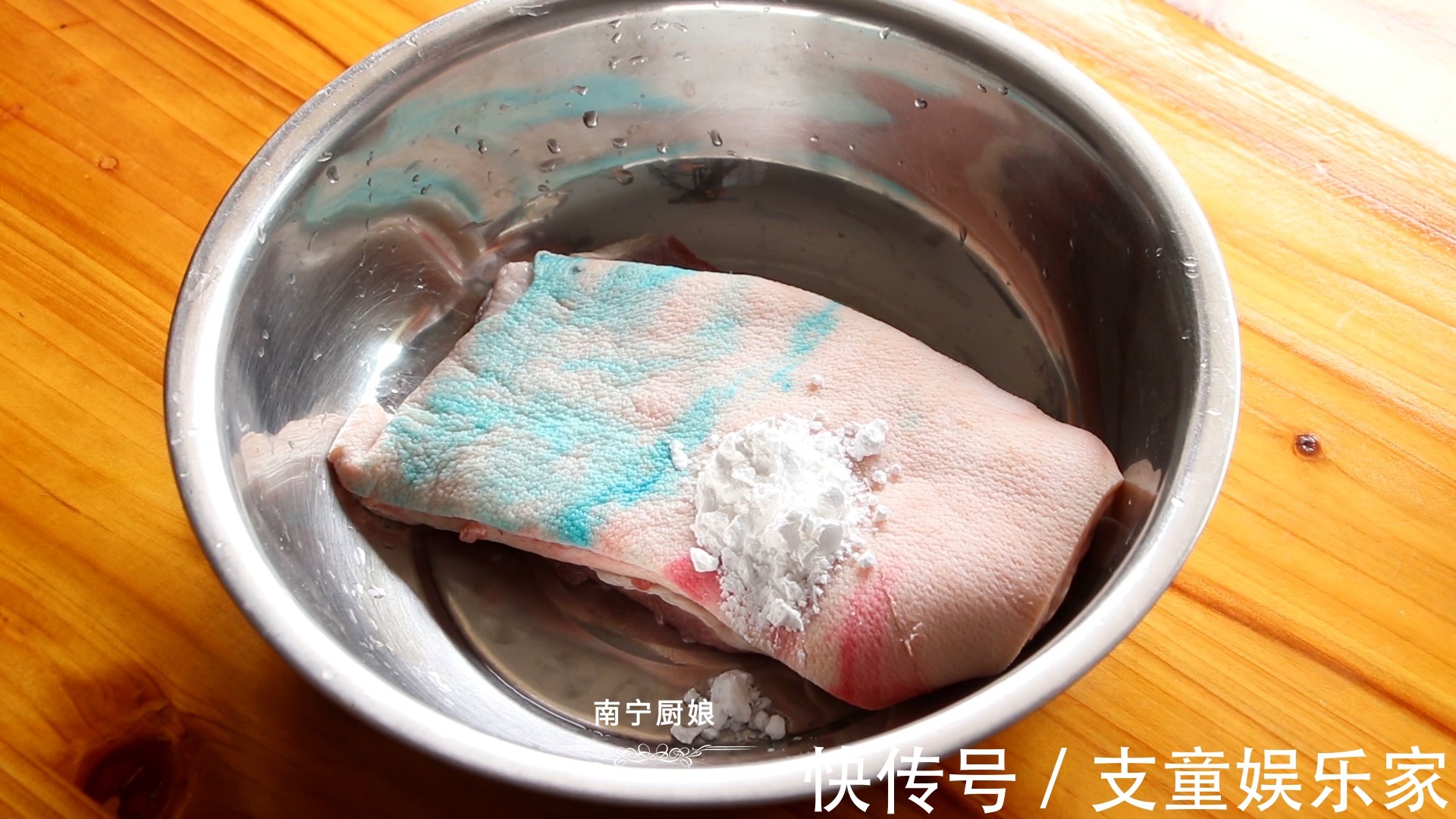 五花肉|做红烧肉时，焯水和直接炖都不对，大厨教你正确做法，软糯还不腻