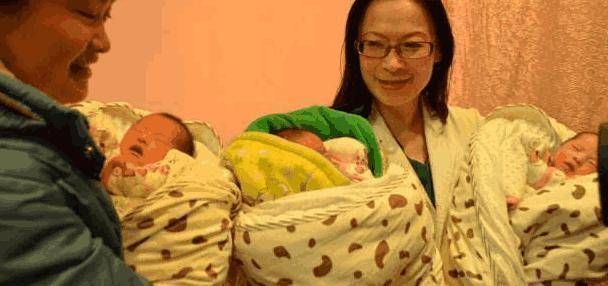 产检|刚生下龙凤胎,虚弱的孕妇感觉肚子还在动,医生惊喜发现还有一孩