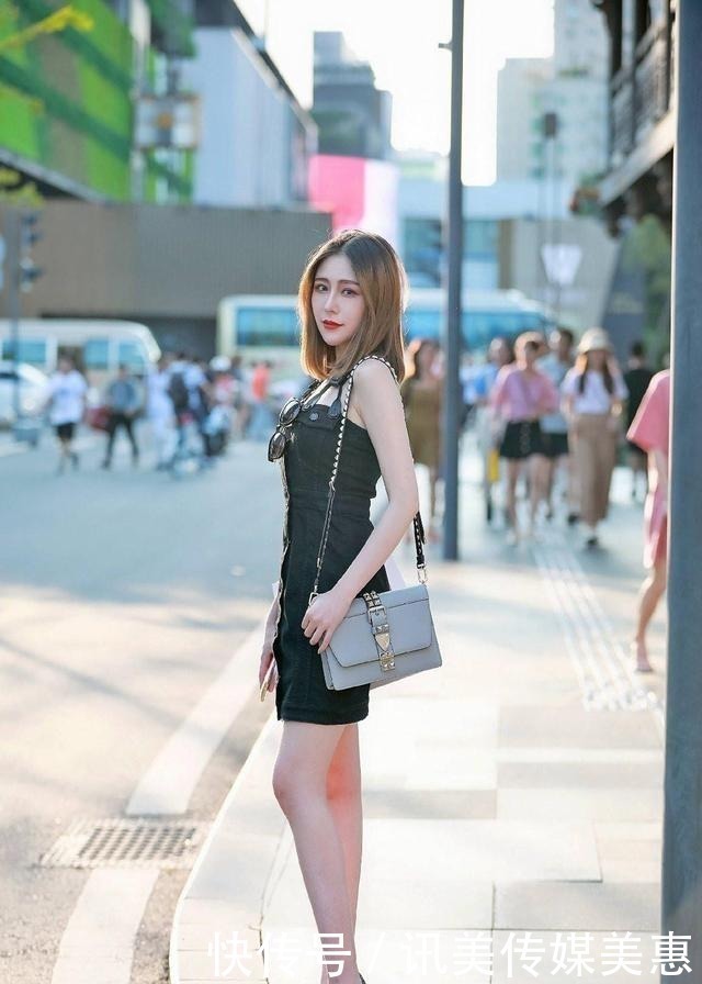 牛仔|黑色挂脖连衣裙,时髦又好看还特显瘦,尽显优雅气质