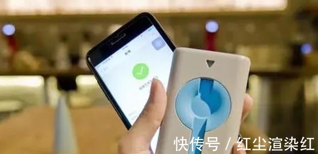 充电宝|电费不到四块每天，价格却三年涨四倍，共享充电宝算得什么账？