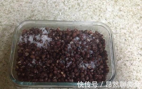红小豆|红豆和“它”是绝配,隔三差五吃,补充胶原蛋白,毛孔紧致显年轻