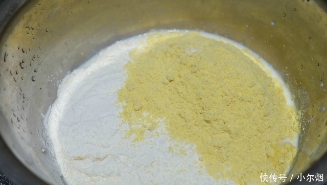 粗粮细做,玉米面最好吃的做法来了,不用蒸不用烤,孩子们都说好