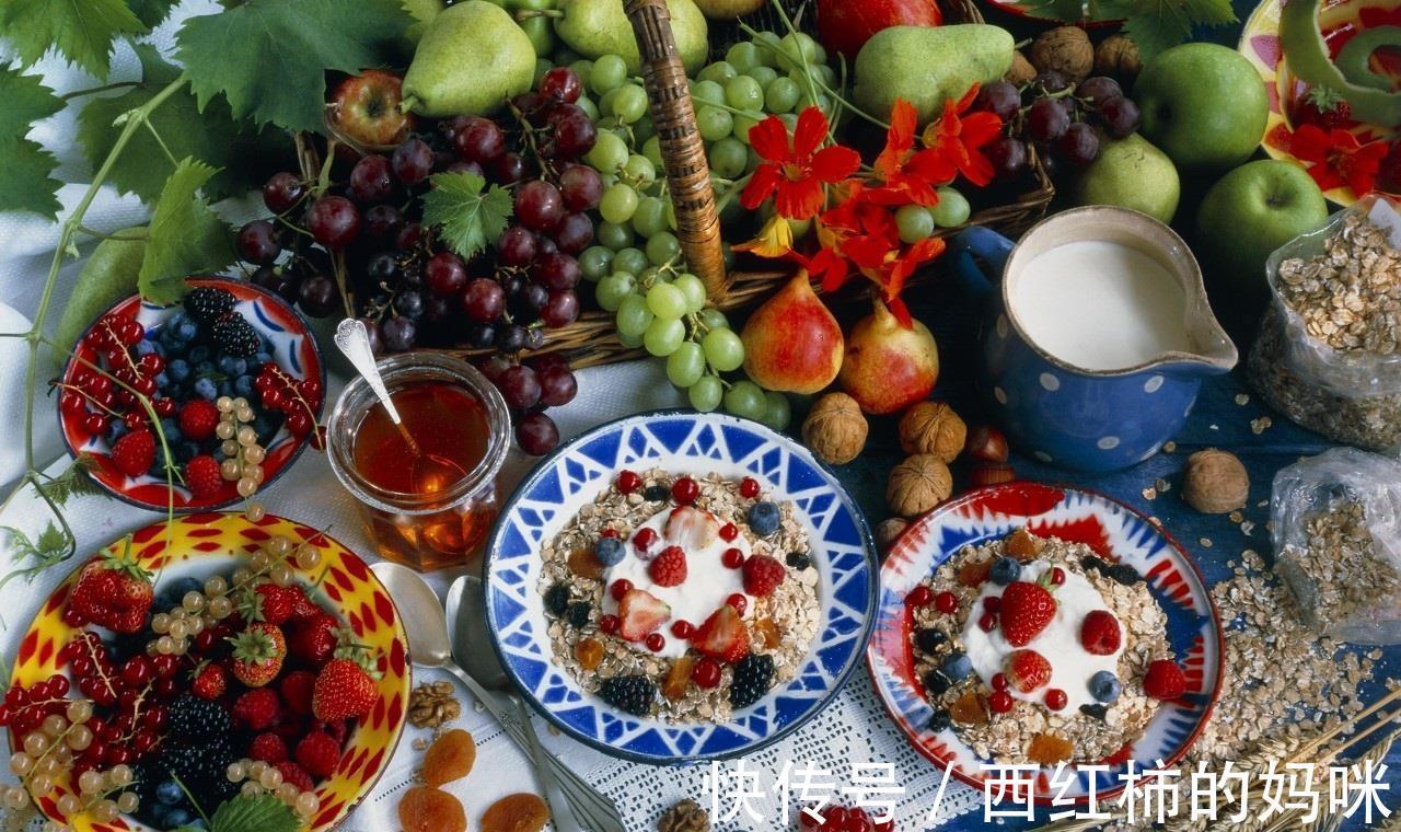 干涩|绝经后，女人那里干涩是怎么回事？又有哪些方法可以改善呢？