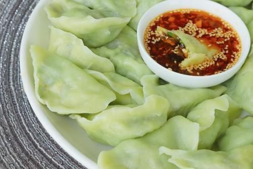 好吃|夏天,遇到此菜别手软,2块钱一斤,用它来包饺子,特好吃