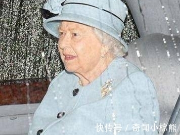 红色|93岁的英国女王超爱美,出门补妆口红色号必须跟服装搭,太精致