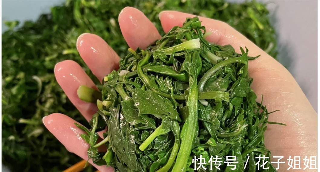 入秋后,碰见这菜别手软,一次性买15斤,放冰箱冻起来,特别省事!