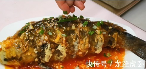 它是鱼腥的“死对头”,做鱼时倒1杯进去,鱼鲜肉嫩,一点也不腥