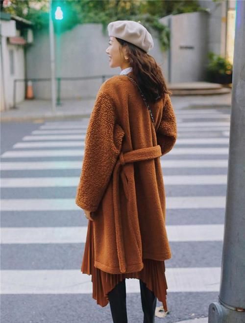 30岁女性不想被人叫阿姨，少留直发！换上这四种冻龄卷，精致洋气