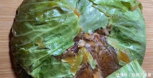这食材耐放又便宜,多买些存起来,泡软后一拌一蒸,蘸酱吃真过瘾